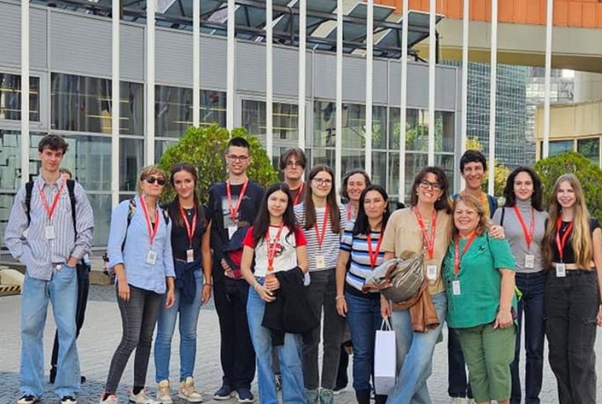 „Junge Donaubotschafter:innen bauen neue Donaubrücken” in Wien